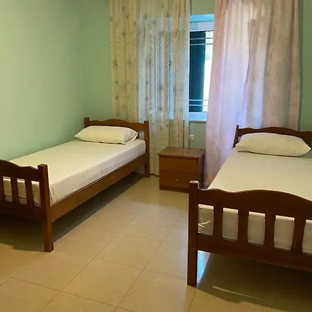 Apartament Lovely 2 Bedroom Unit With Garden View Center *
