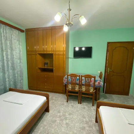 Appartement Lovely 2 Bedroom Unit With Garden View Center Sarandë