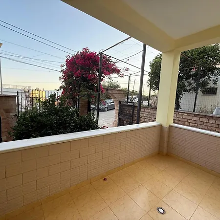 Lovely 2 Bedroom Unit With Garden View Center * Sarandë